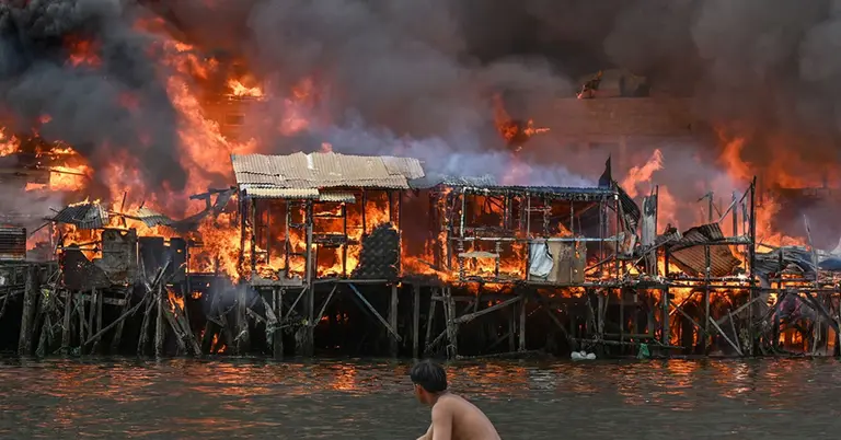 ফিলিপিন্সে ভয়াবহ অগ্নিকাণ্ড